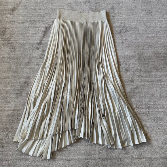 Elie Tahari Pleated Satin Midi Skirt NWT - Picture 2 of 7